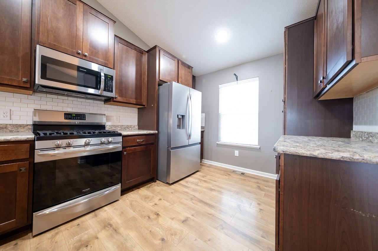 15141 Emory Cir #1 - Photo 4 of 32