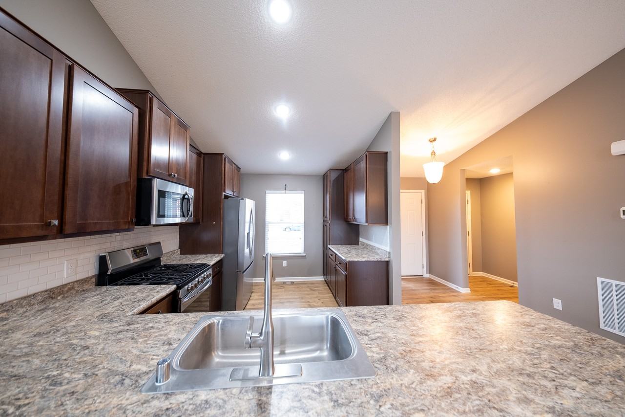 15141 Emory Cir #1 - Photo 7 of 32