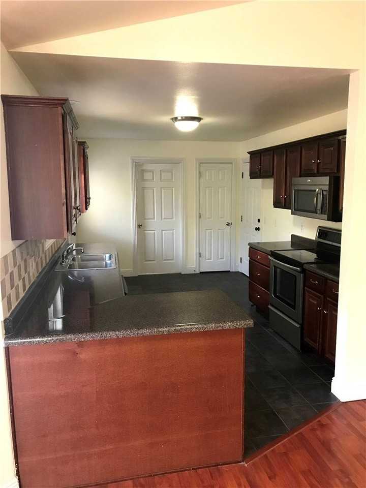 1652 W Cedar St - Photo 6 of 22