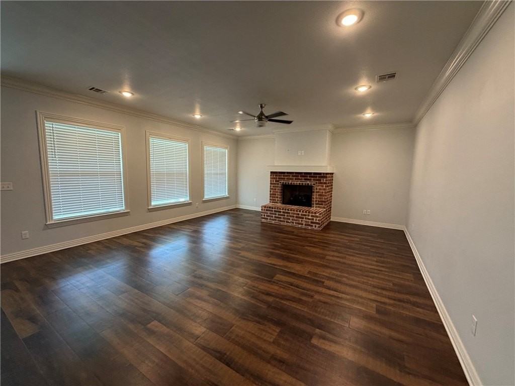2307 Brook Ln - Photo 3 of 7