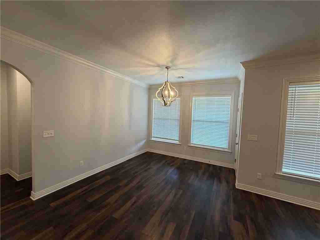 2307 Brook Ln - Photo 4 of 7
