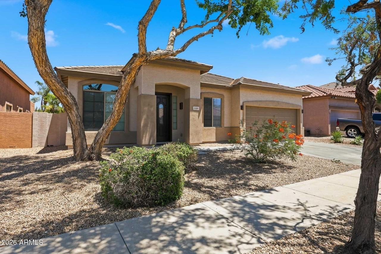 2418 W Red Range Way