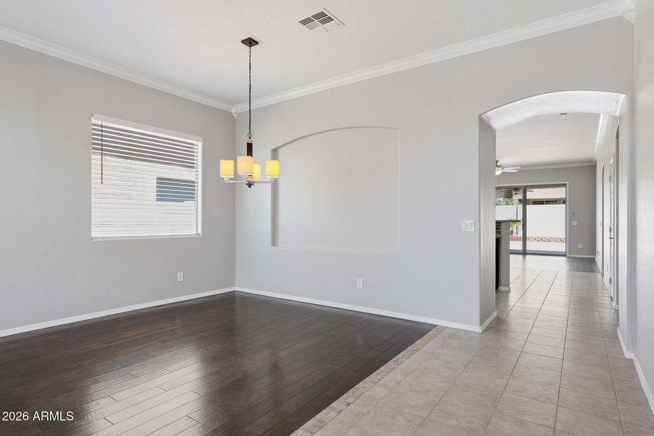2418 W Red Range Way - Photo 4 of 34