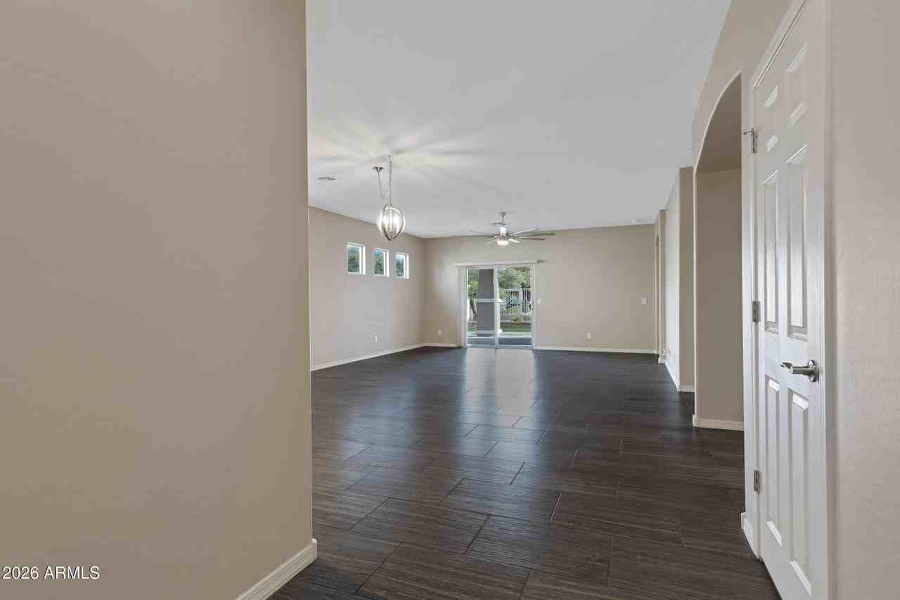 26239 N 166th Ave - Photo 4 of 34