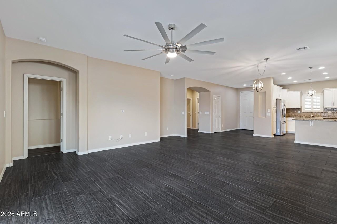 26239 N 166th Ave - Photo 7 of 34