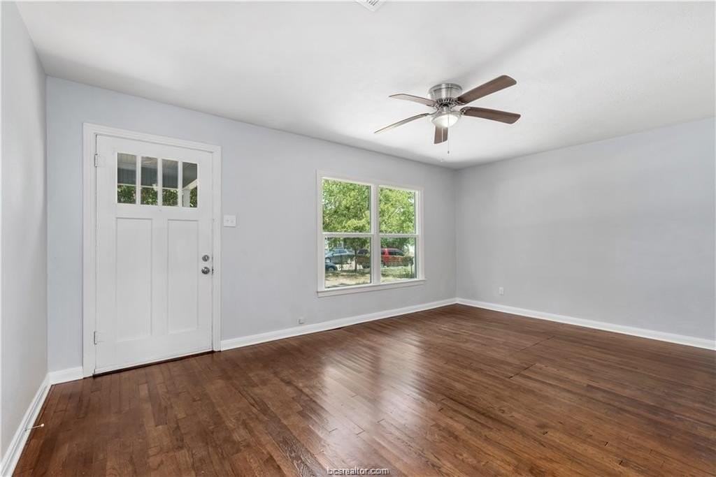 401 Dunn St - Photo 2 of 7