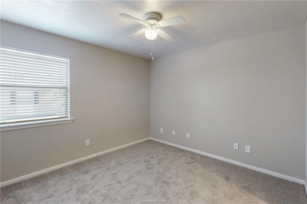 1409 Airline Dr #B - Photo 4 of 4