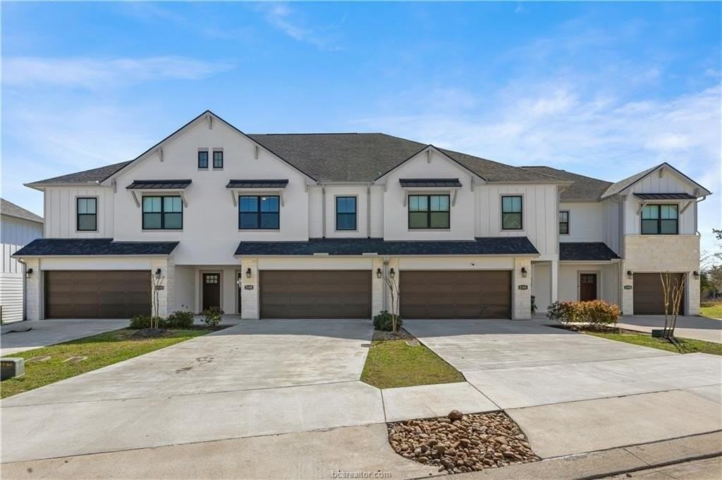 2108 Jax Dr - Photo 2 of 16
