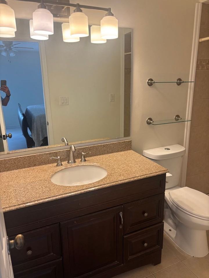 2238 Morningside Dr #E - Photo 5 of 12