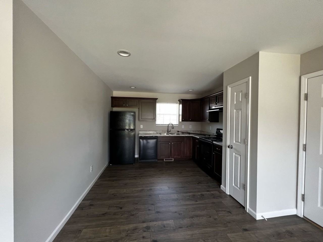 112 Springfield Heights Dr - Photo 3 of 19