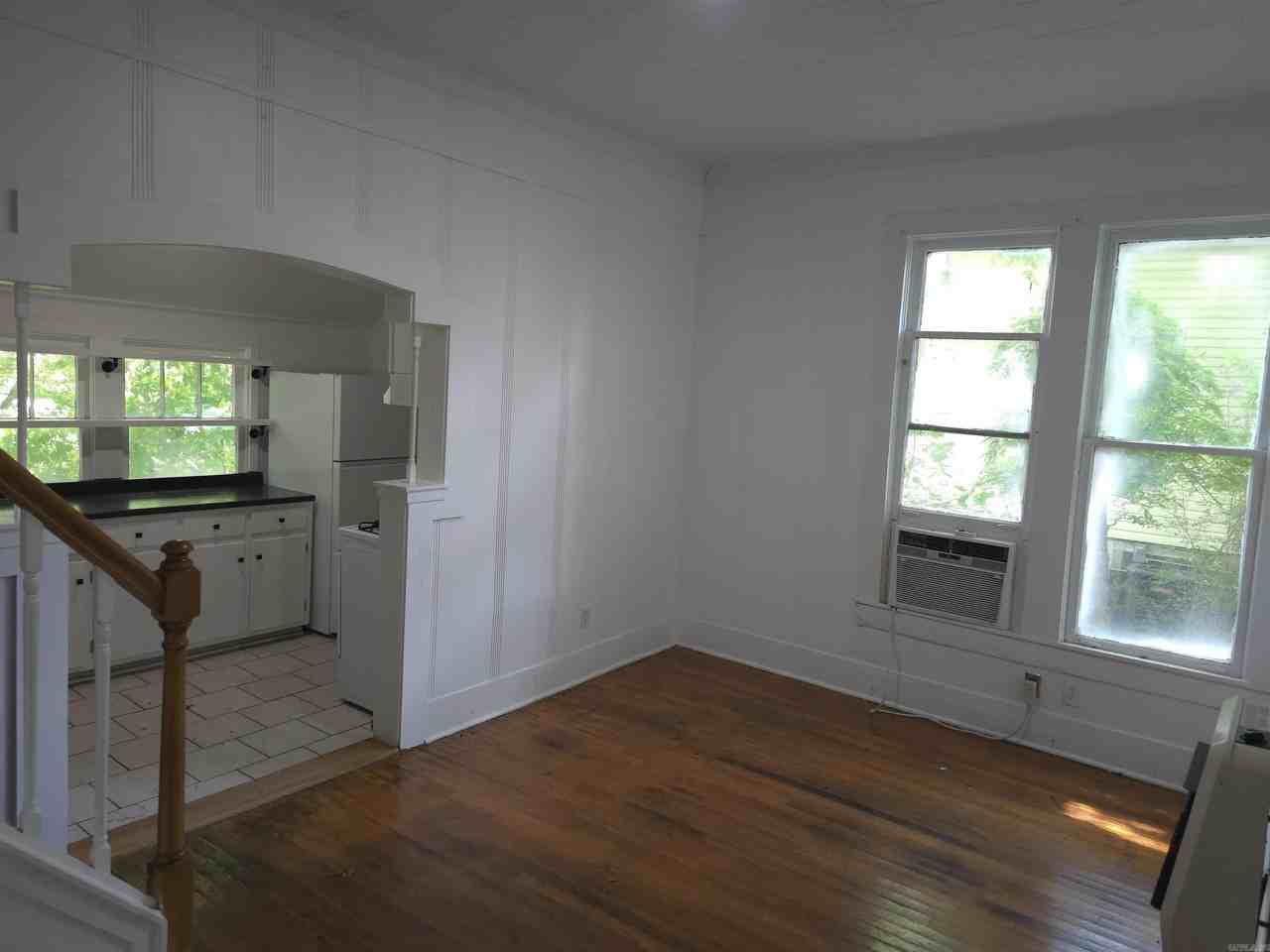 216 Elizabeth Ter - Photo 3 of 22