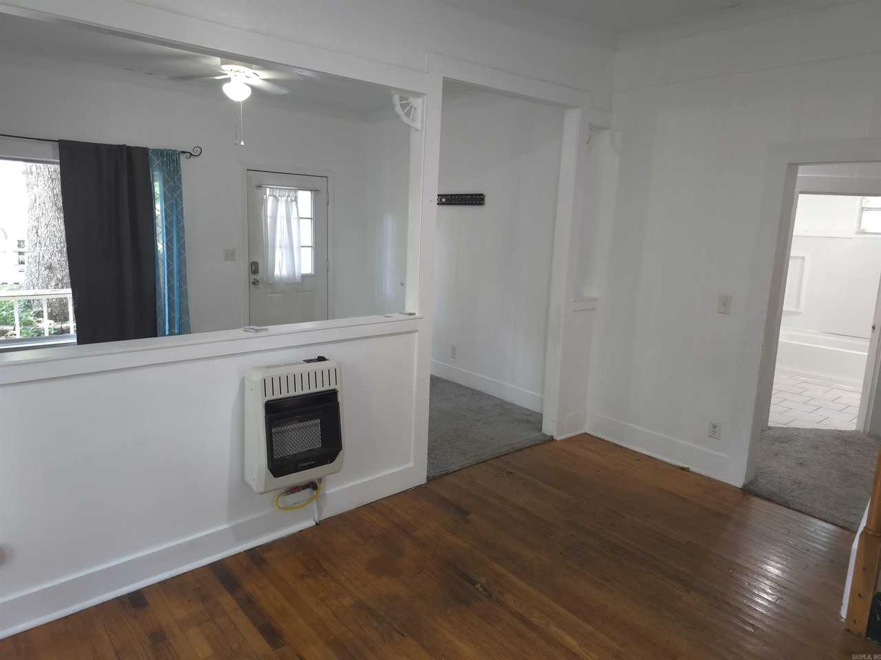 216 Elizabeth Ter - Photo 4 of 22