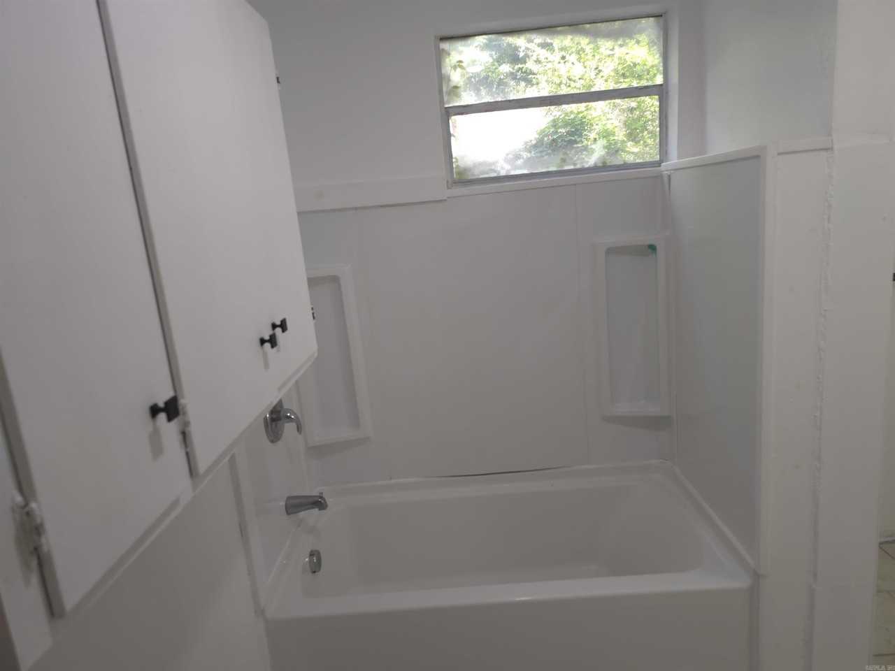216 Elizabeth Ter - Photo 7 of 22