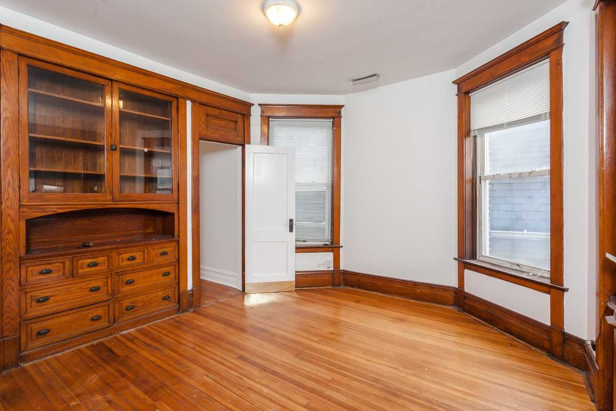 3239 N Clifton Ave #2 - Photo 4 of 18