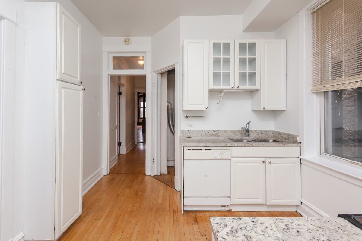 3239 N Clifton Ave #2 - Photo 5 of 18