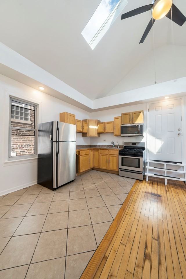 1911 S May St #2 - Photo 2 of 15