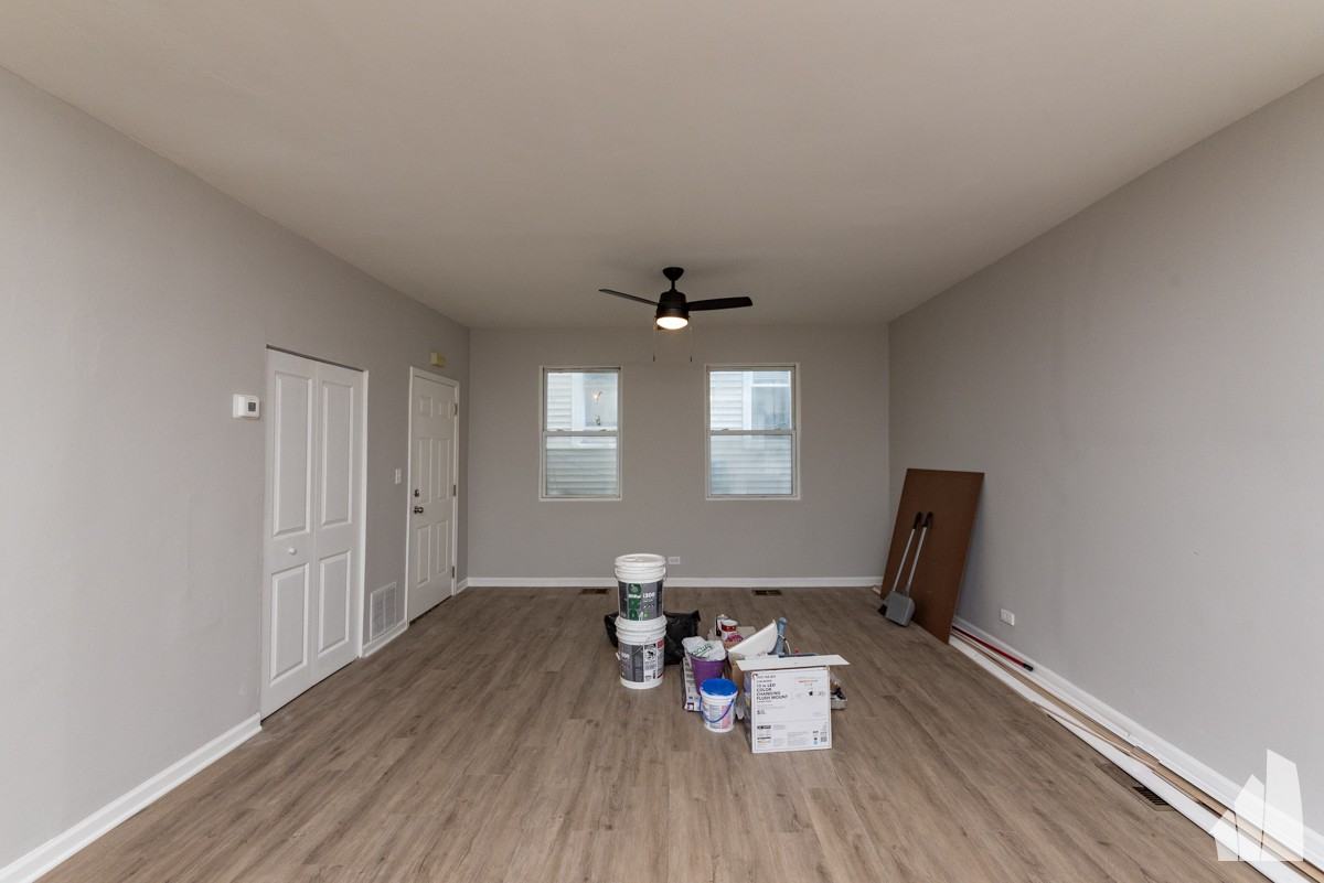 1022 W Fry St #CH1 - Photo 2 of 12