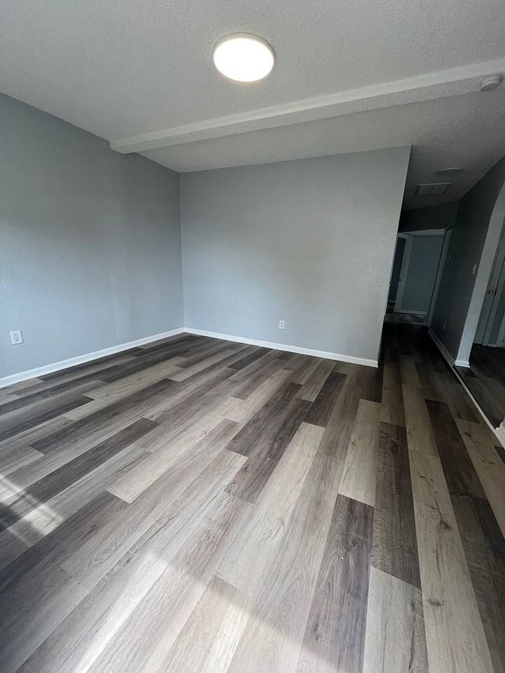 1137 Edith Ave - Photo 4 of 7