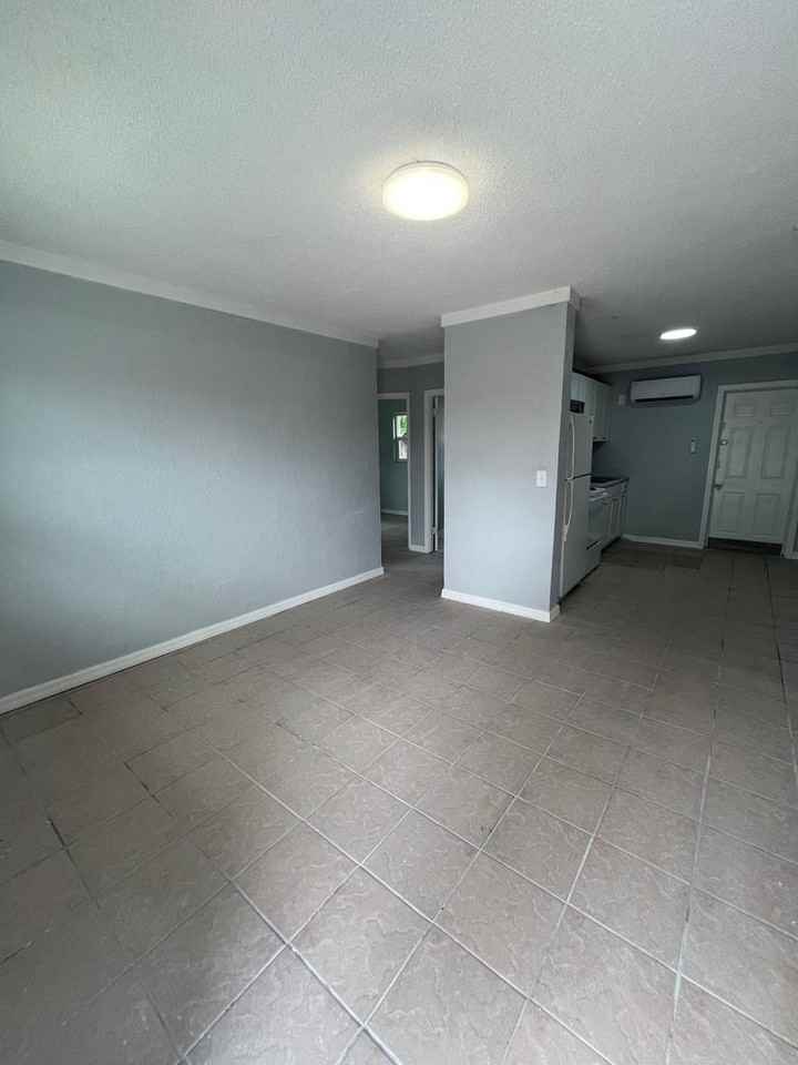 2371 Edwin St Ne - Photo 5 of 9