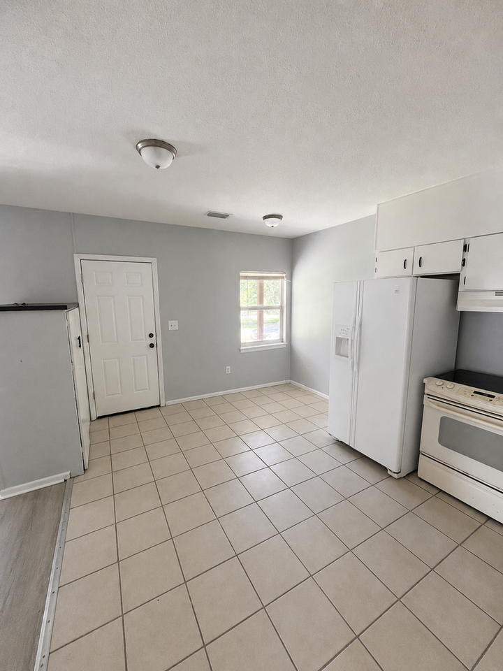 3185 Patsburg Pl - Photo 2 of 6