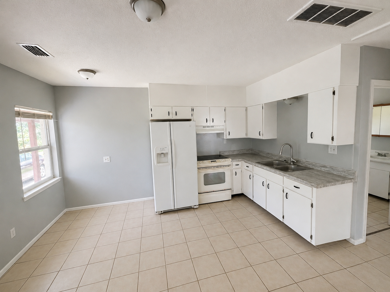 3185 Patsburg Pl - Photo 3 of 6