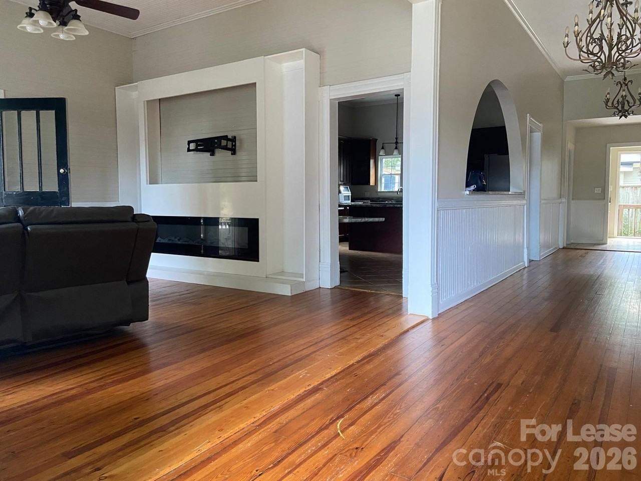 603 W Jefferson St - Photo 5 of 17