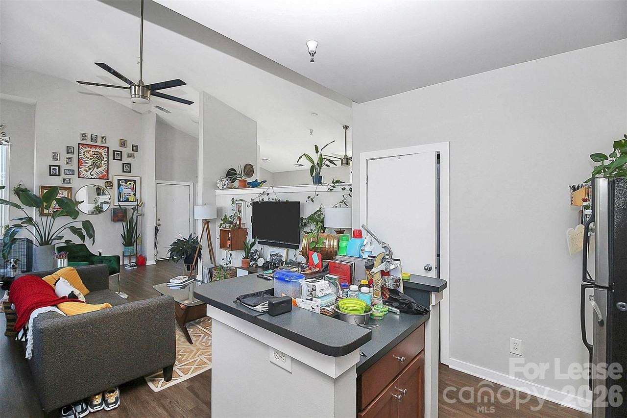 1220 N Caldwell St - Photo 6 of 12