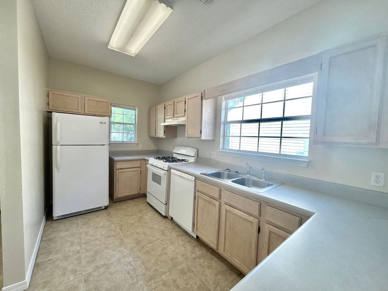 189 Wildflower Ln - Photo 6 of 18