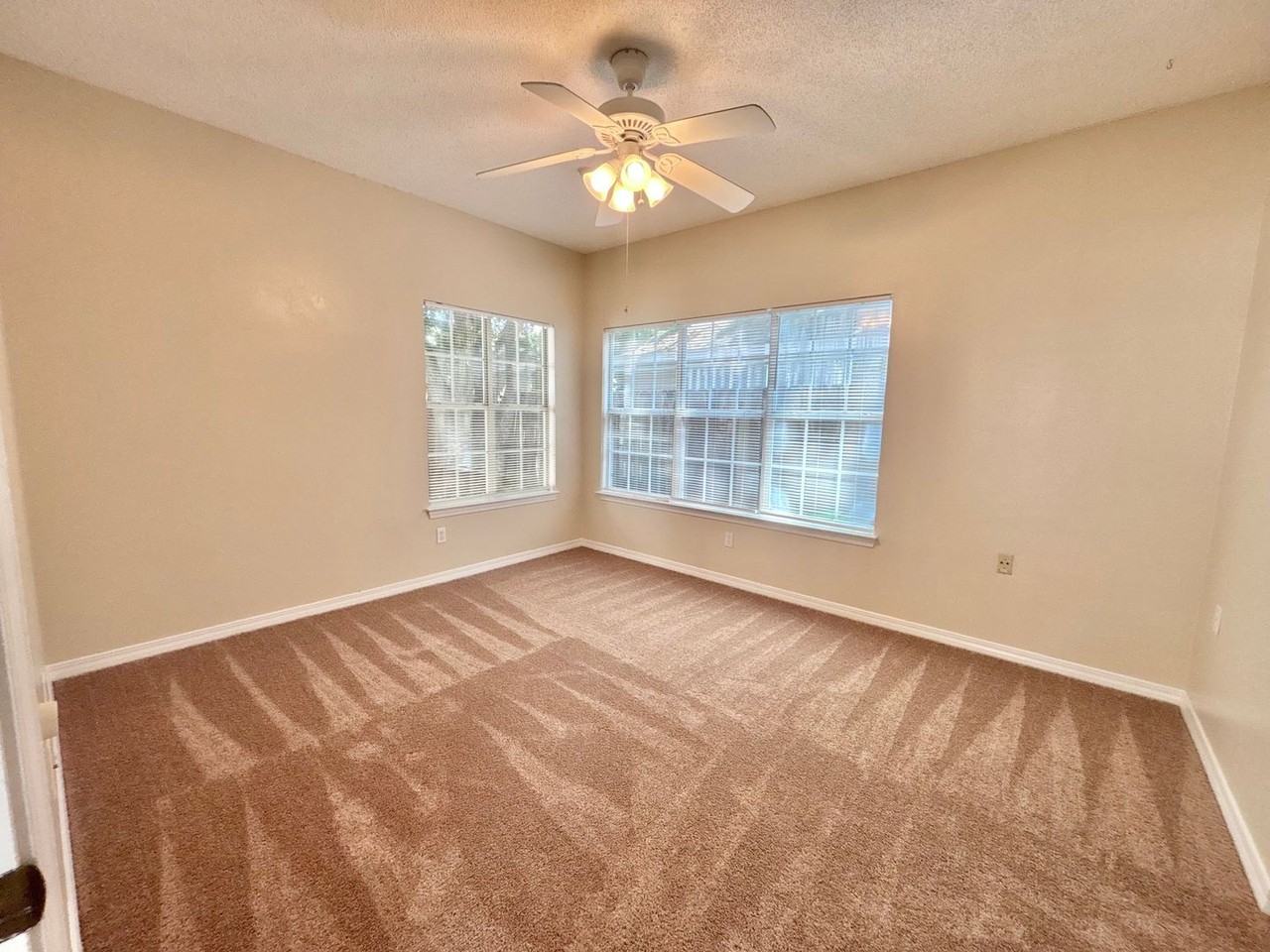 189 Wildflower Ln - Photo 7 of 18