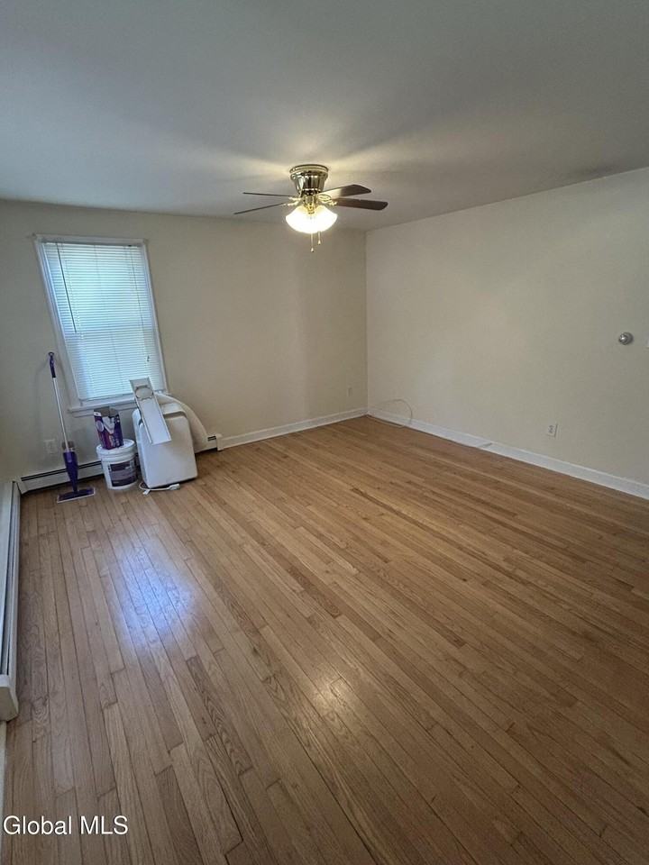 17 Pinewood Rd - Photo 5 of 15