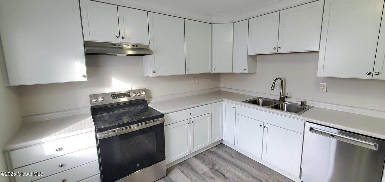 116 Clamsteam Rd #4 - Photo 5 of 14