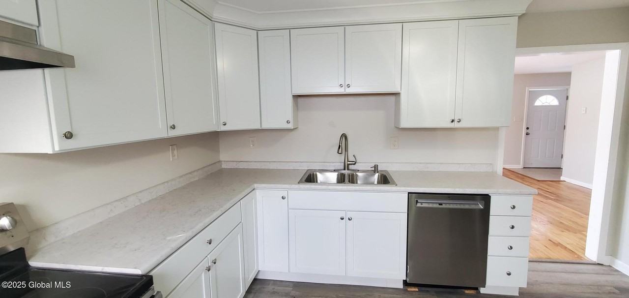 116 Clamsteam Rd #4 - Photo 6 of 14