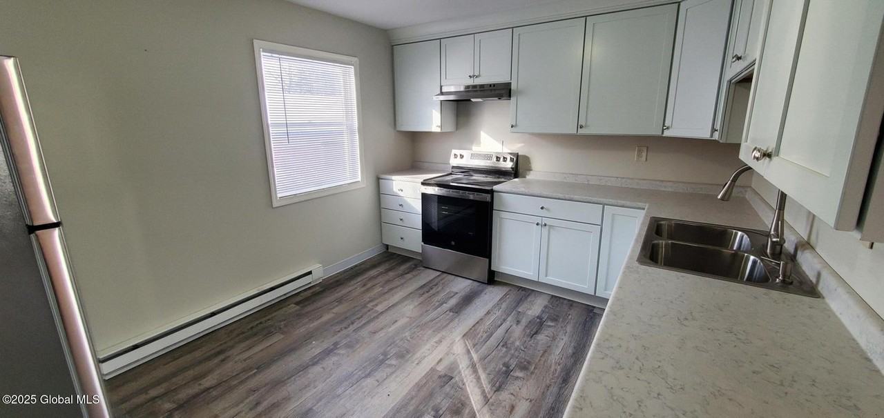 116 Clamsteam Rd #4 - Photo 7 of 14