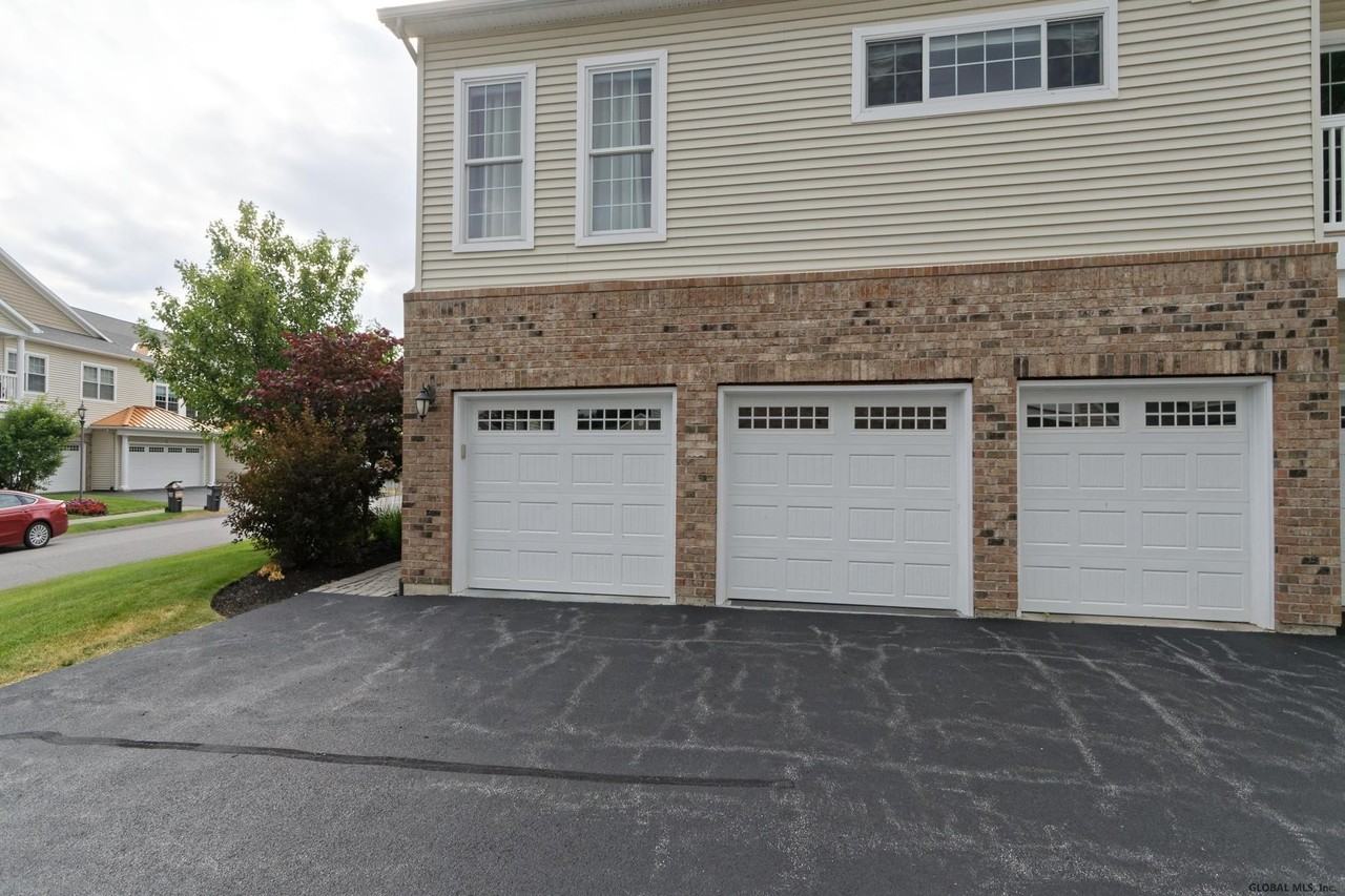 108 Valley Point Dr - Photo 5 of 32