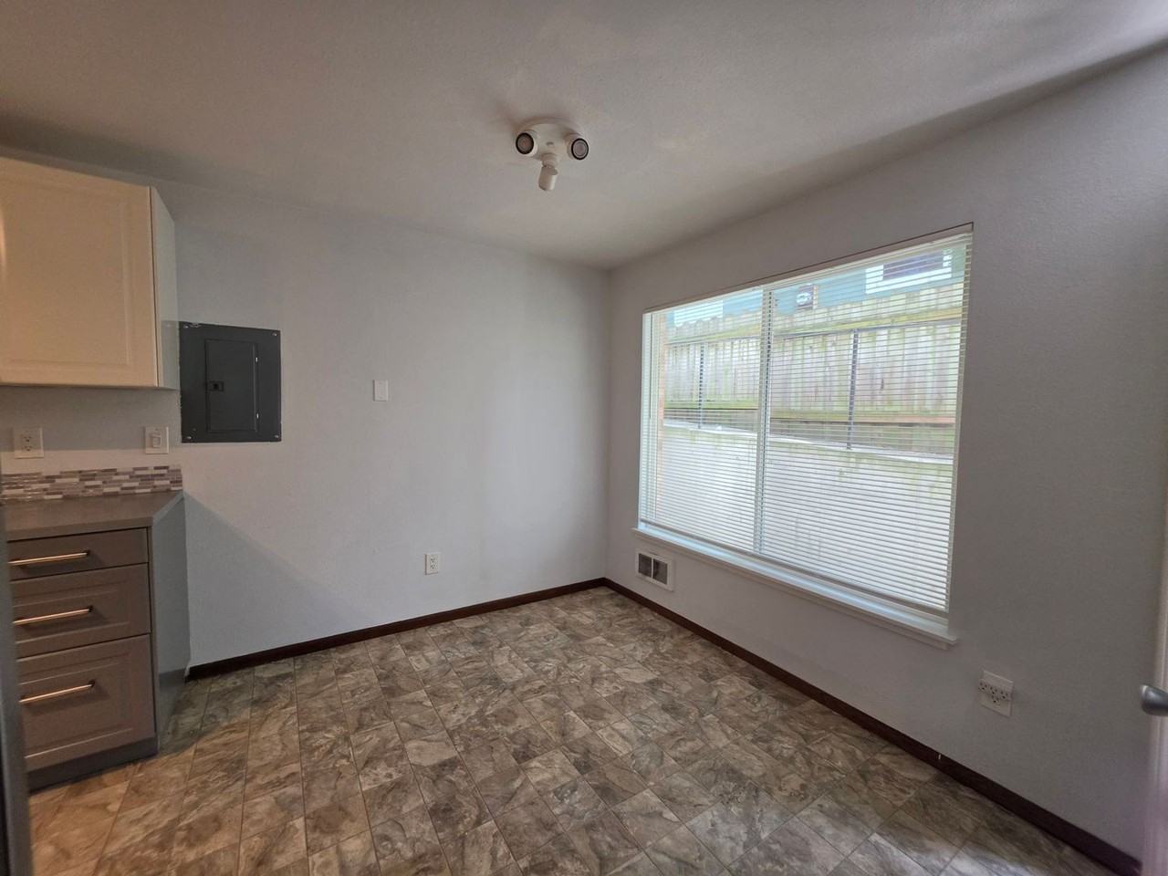 4352 5th Ave Nw - Photo 4 of 11
