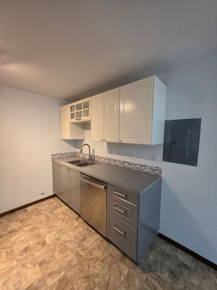 4352 5th Ave Nw - Photo 5 of 11