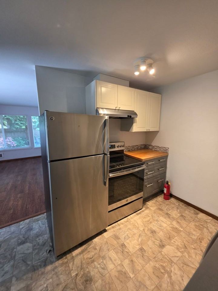 4352 5th Ave Nw - Photo 6 of 11