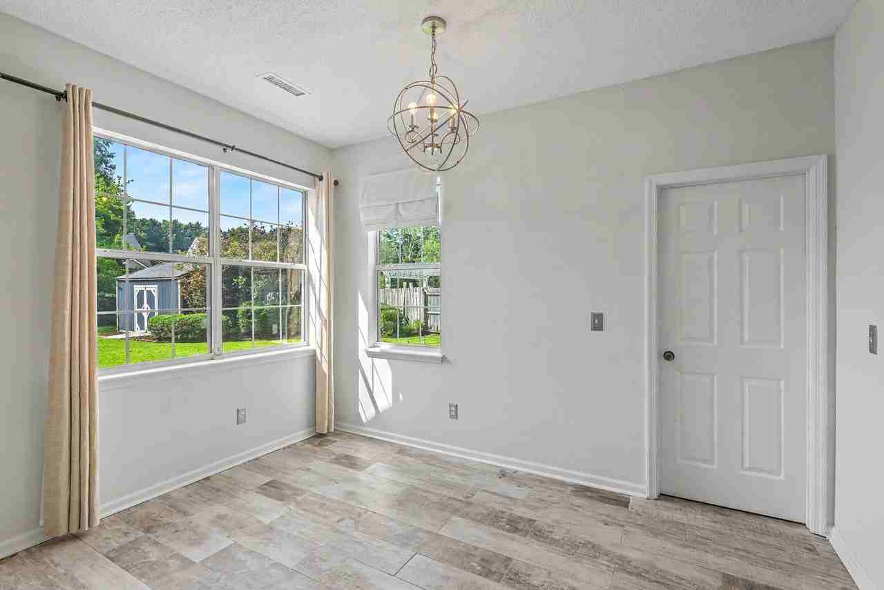 5063 Weatherstone Rd - Photo 5 of 50