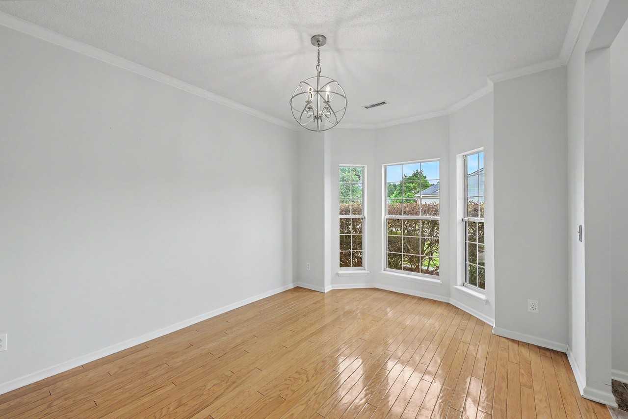 5063 Weatherstone Rd - Photo 6 of 50