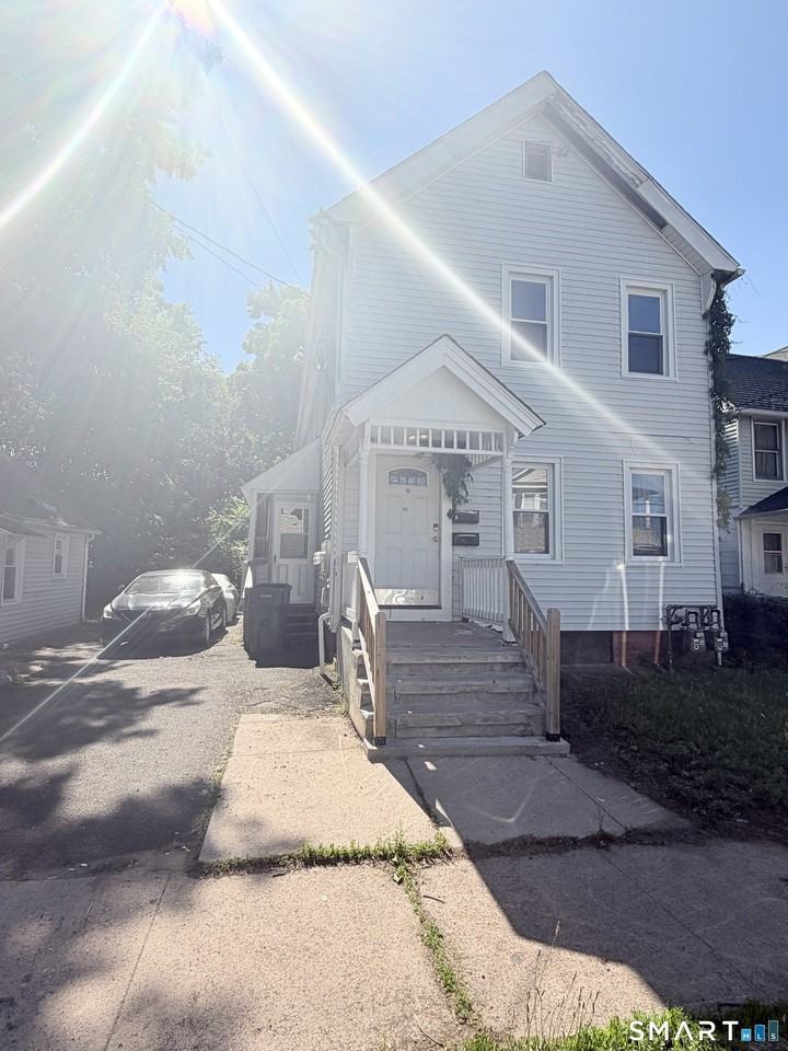 32 Alstrum St #2