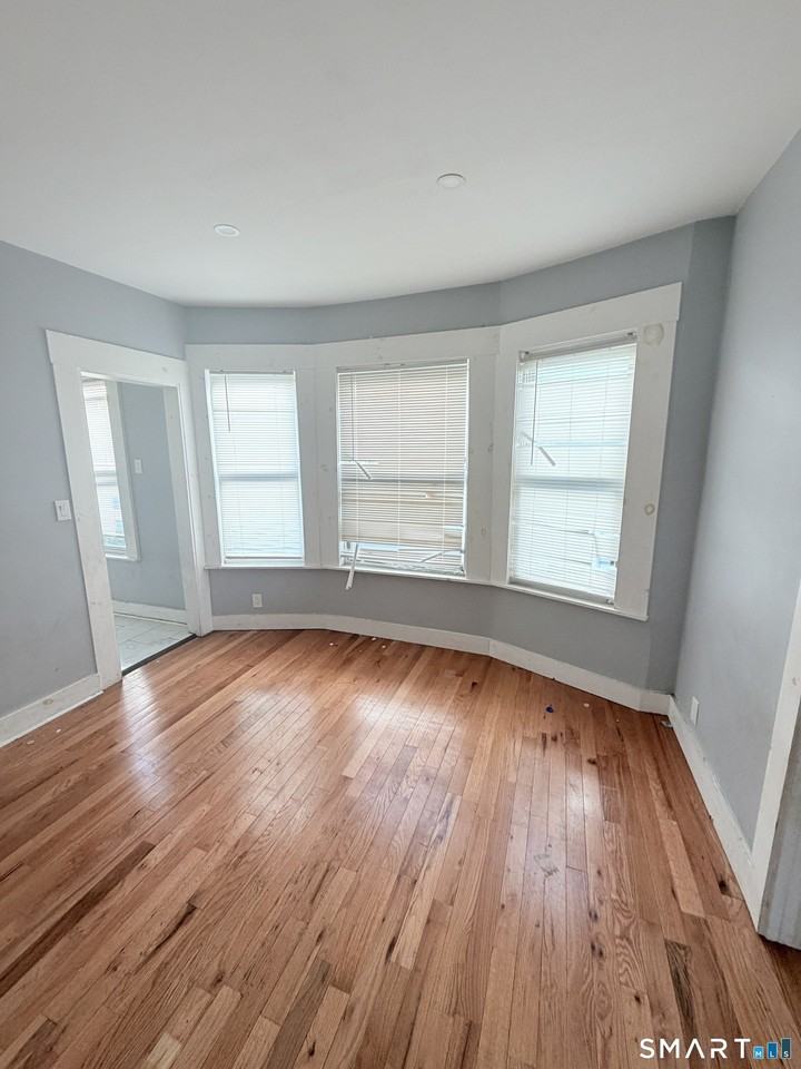 161 Lamberton St #3 - Photo 4 of 10