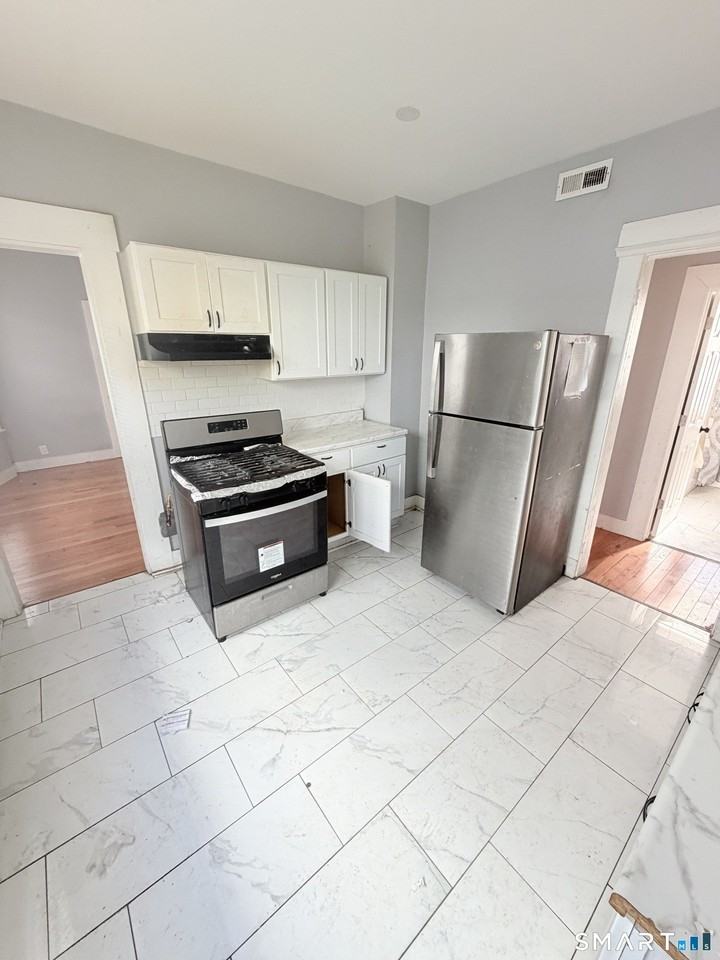 161 Lamberton St #3 - Photo 7 of 10
