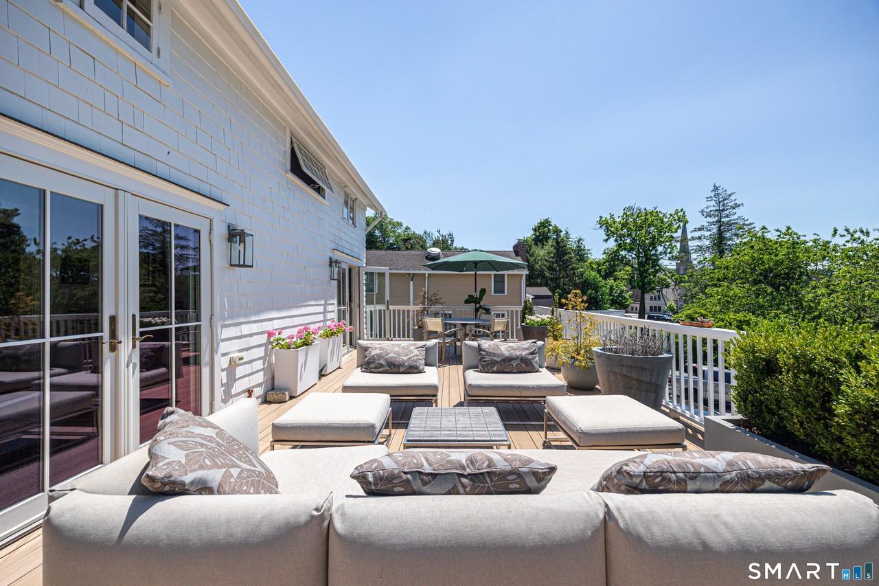 87 Myrtle Ave - Photo 4 of 40