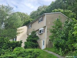 featured image of 1 Knollwood Dr