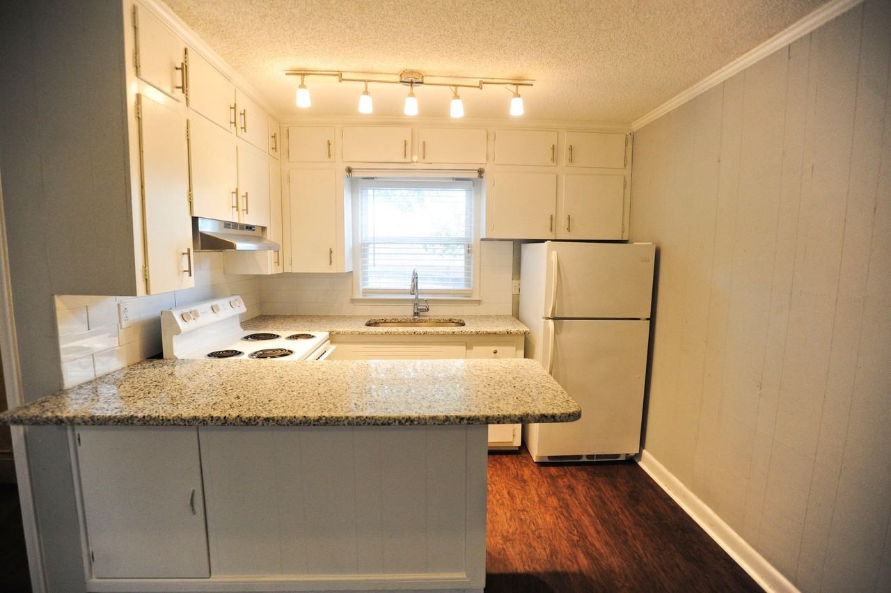 Spear Pointe Apartments - Photo 2 of 11
