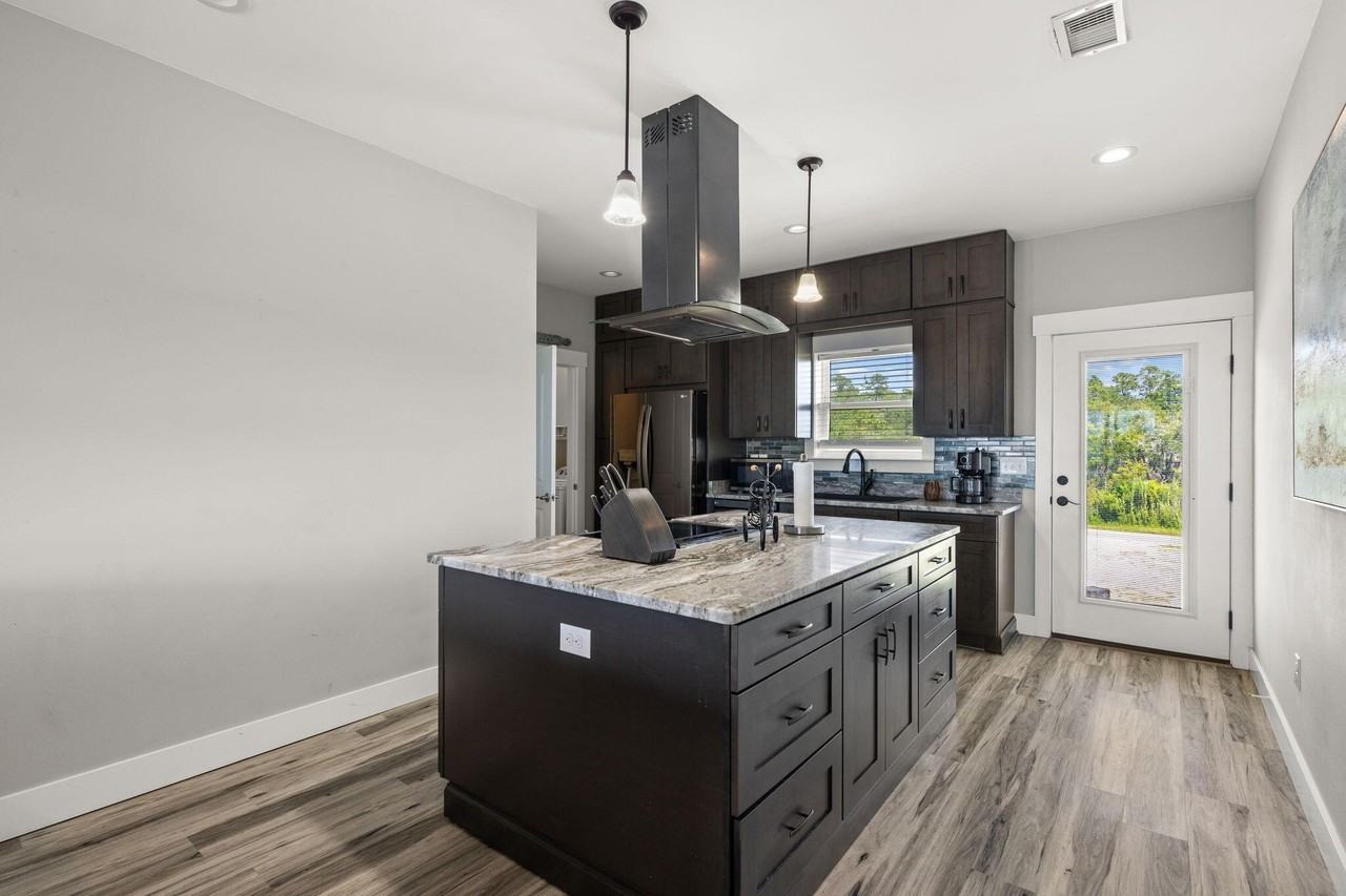 486 Beatrice Point Rd - Photo 5 of 41