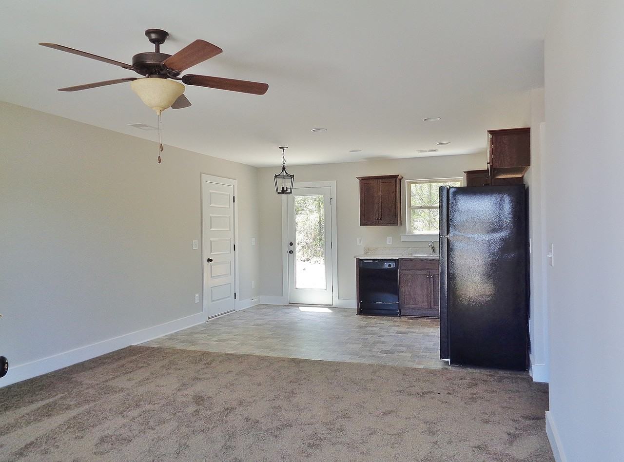 11489 Jace Ave - Photo 4 of 25
