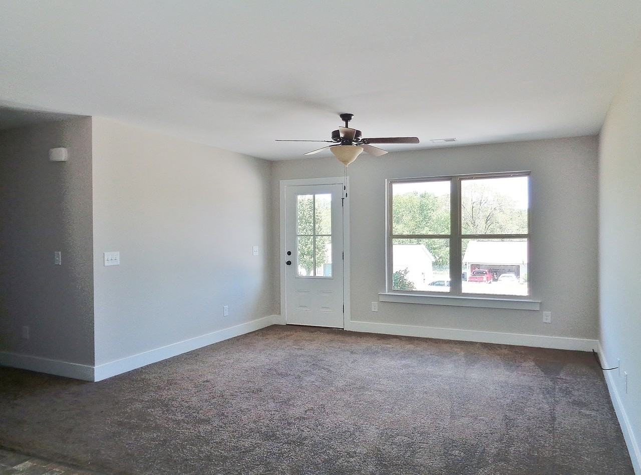 11489 Jace Ave - Photo 5 of 25