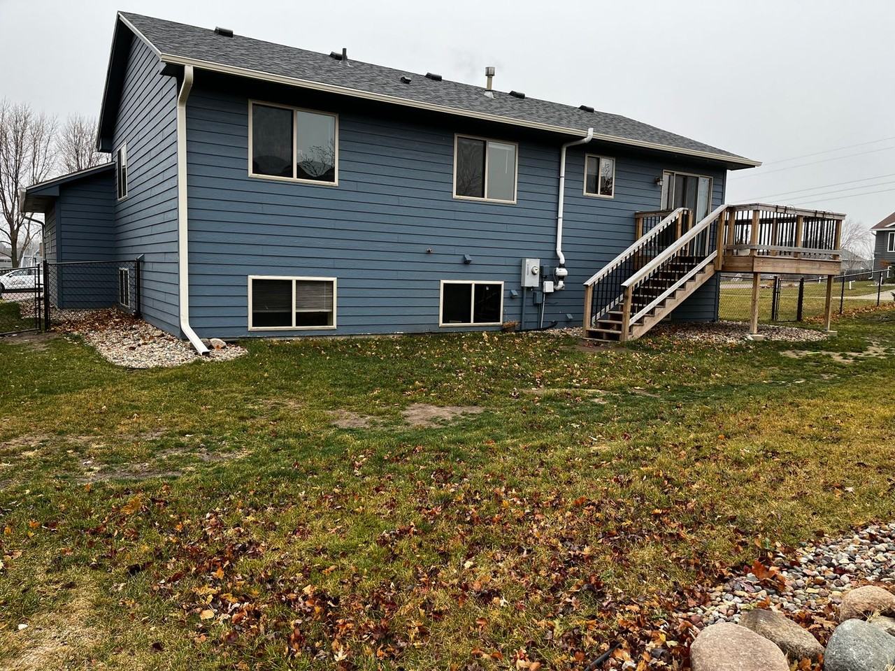 7112 W 53rd St - Photo 4 of 39