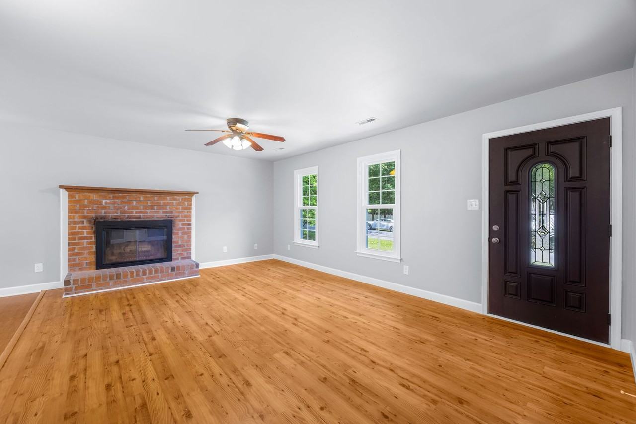 7617 Valencia Rd - Photo 6 of 40